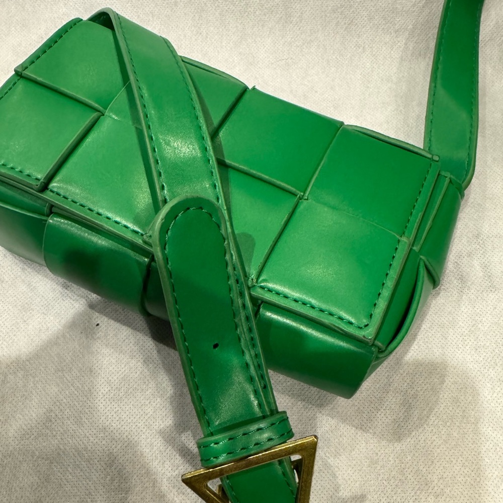 Green woven crossbody